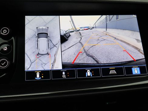 Used 2021 Buick Envision Essence w/ Technology Package I image 12