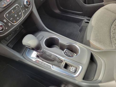 Used 2024 Chevrolet Equinox LT FWD image 19