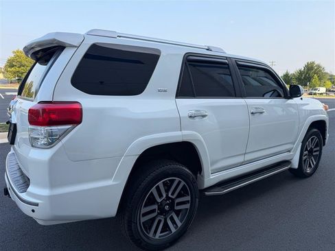 Used 2011 Toyota 4Runner SR5 AWD/4WD image 19