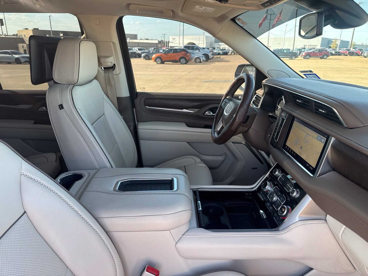 Used 2021 GMC Yukon Denali w/ LPO, Illumination Package AWD/4WD image 37