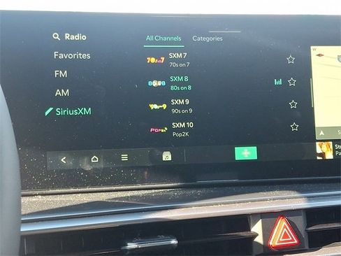 Used 2025 Kia Sorento S image 17