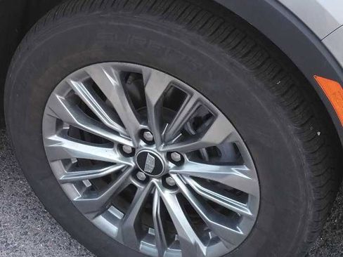 Used 2025 Cadillac XT4 Premium Luxury image 8