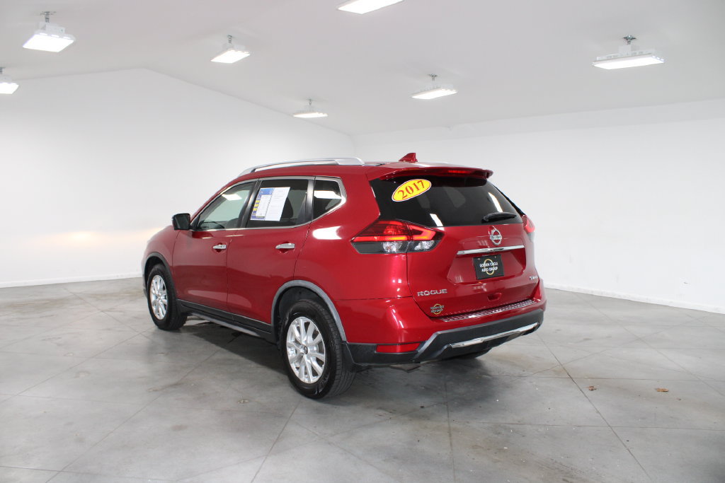 Used 2017 Nissan Rogue SV w/ SV Premium Package AWD/4WD image 7