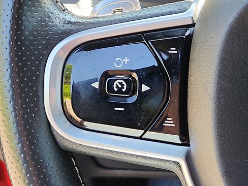 Used 2017 Volvo XC90 T6 R-Design w/ Vision Package AWD/4WD image 22