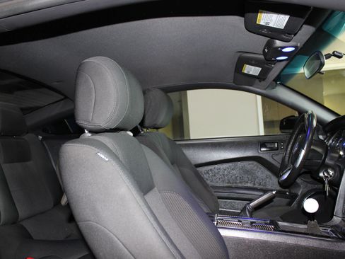 Used 2014 Ford Mustang GT RWD image 32