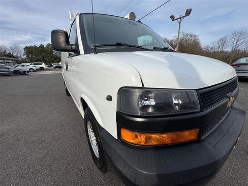 Used 2019 Chevrolet Express 3500 w/ Driver Convenience Package image 36