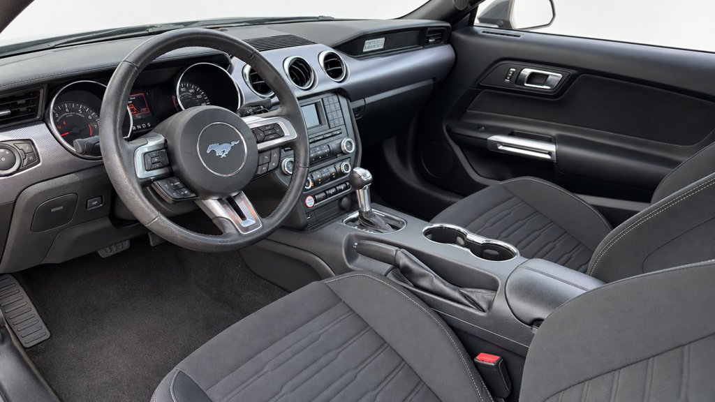 Used 2015 Ford Mustang Coupe RWD image 9