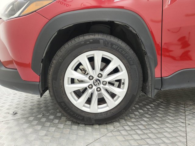 Used 2024 Toyota Corolla Cross LE FWD image 12
