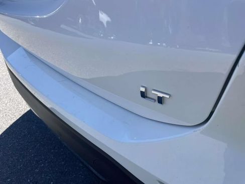 Used 2022 Chevrolet Equinox LT FWD image 9