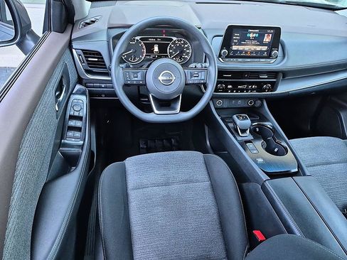 Used 2023 Nissan Rogue SV FWD image 29