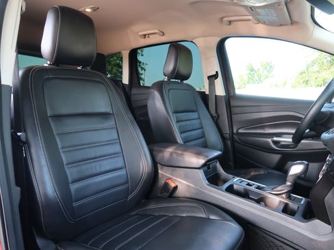 Used 2019 Ford Escape Titanium FWD image 13