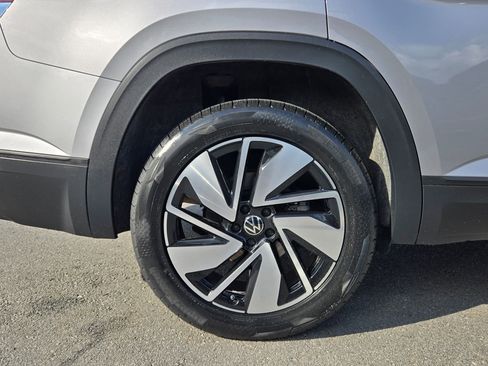 Used 2024 Volkswagen Atlas SE FWD image 16