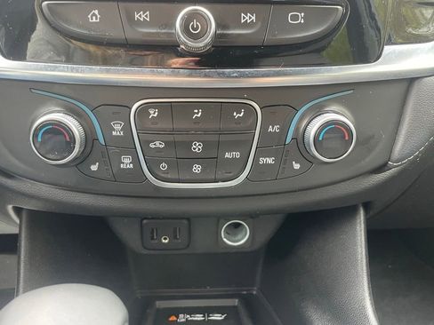 Certified 2023 Chevrolet Traverse LT AWD/4WD image 40
