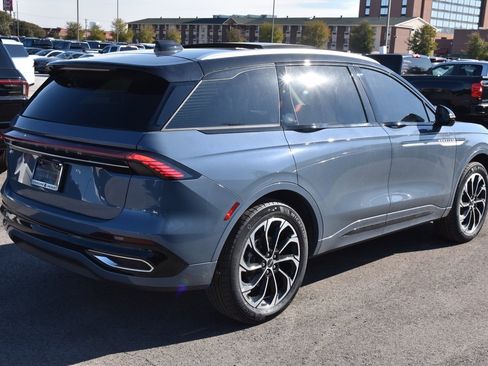 New 2026 Lincoln Nautilus Reserve image 6