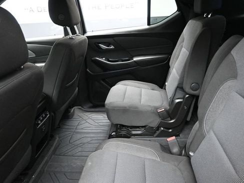 Used 2023 Chevrolet Traverse LT FWD image 24