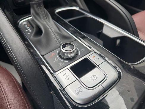 Certified 2024 Kia Telluride EX w/ EX Captain's Chair Package image 12