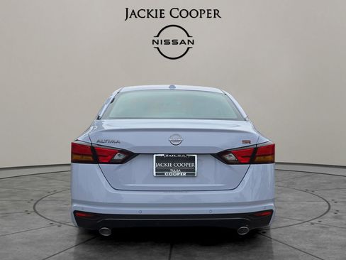 New 2025 Nissan Altima 2.5 SR image 4