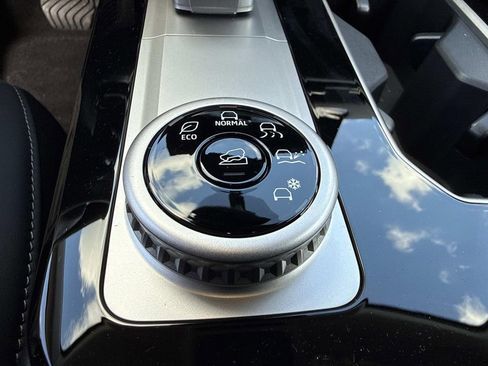 New 2026 Mitsubishi Outlander SE FWD image 33