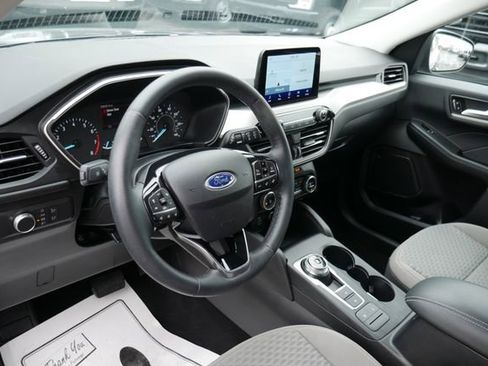 Used 2021 Ford Escape SE w/ Cold Weather Package image 16