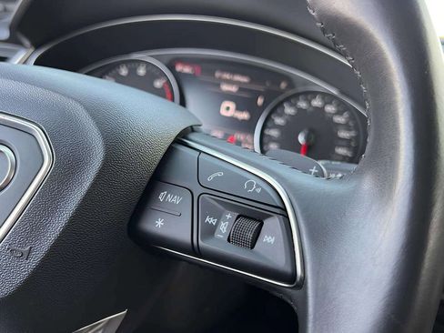 Used 2019 Audi Q5 2.0T Premium w/ Convenience Package AWD/4WD image 17