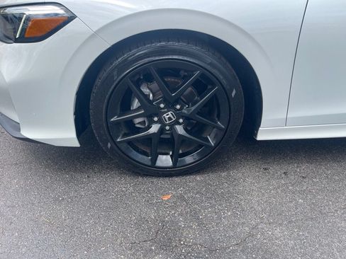 Used 2025 Honda Civic Sport image 9