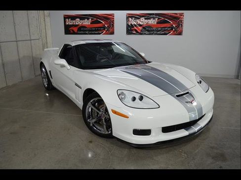Used 2013 Chevrolet Corvette Grand Sport w/ 4LT Preferred Equipment Group RWD image 2