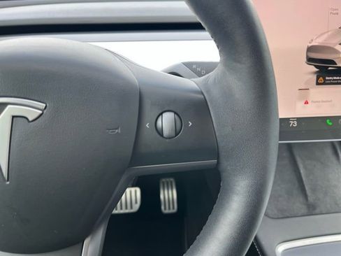 Used 2022 Tesla Model Y Performance image 15