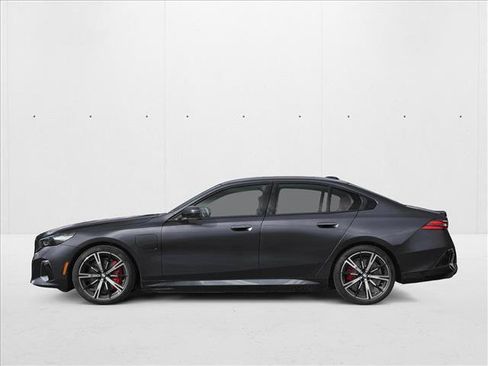 New 2027 BMW 550e xDrive AWD/4WD image 3