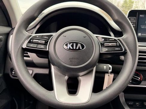 Used 2021 Kia Seltos LX image 16
