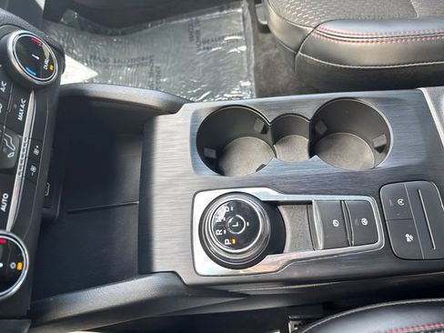 Used 2025 Ford Escape ST-Line image 24