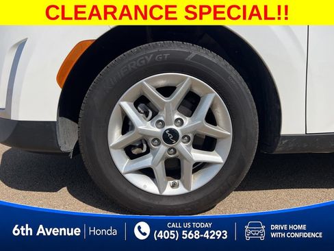 Used 2025 Kia Soul S FWD image 9