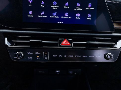 Certified 2024 Kia Niro Wind FWD image 25