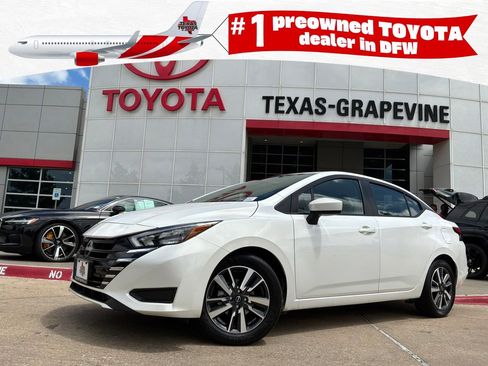 Used 2025 Nissan Versa SV FWD image 1