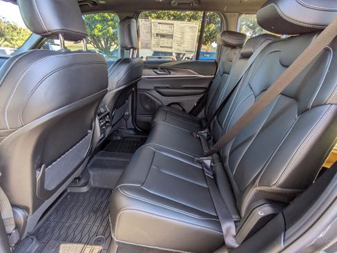 New 2025 Jeep Grand Cherokee Limited w/ Trailer Tow Package AWD/4WD image 15
