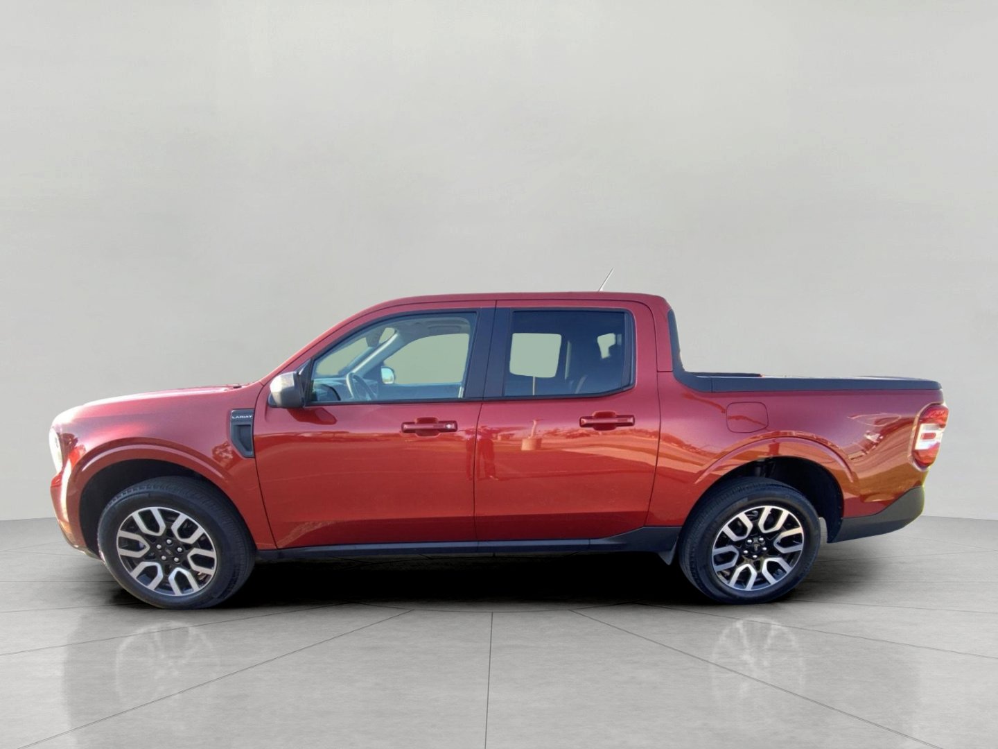 Certified 2024 Ford Maverick Lariat w/ 4K Tow Package AWD/4WD image 5
