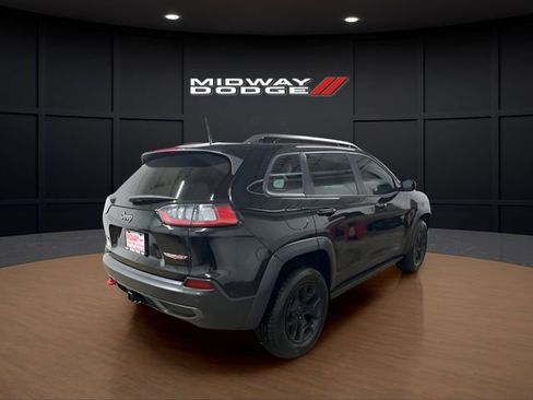 Used 2019 Jeep Cherokee Trailhawk image 5