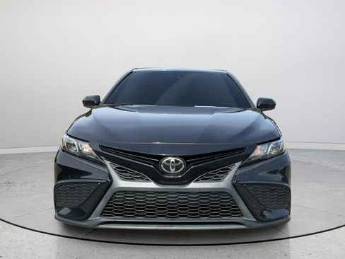 Used 2021 Toyota Camry SE FWD image 4