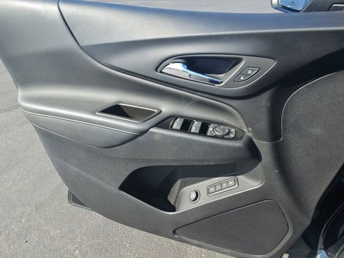Used 2023 Chevrolet Equinox Premier image 24