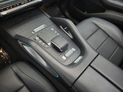 Used 2022 Mercedes-Benz GLS 450 4MATIC image 13