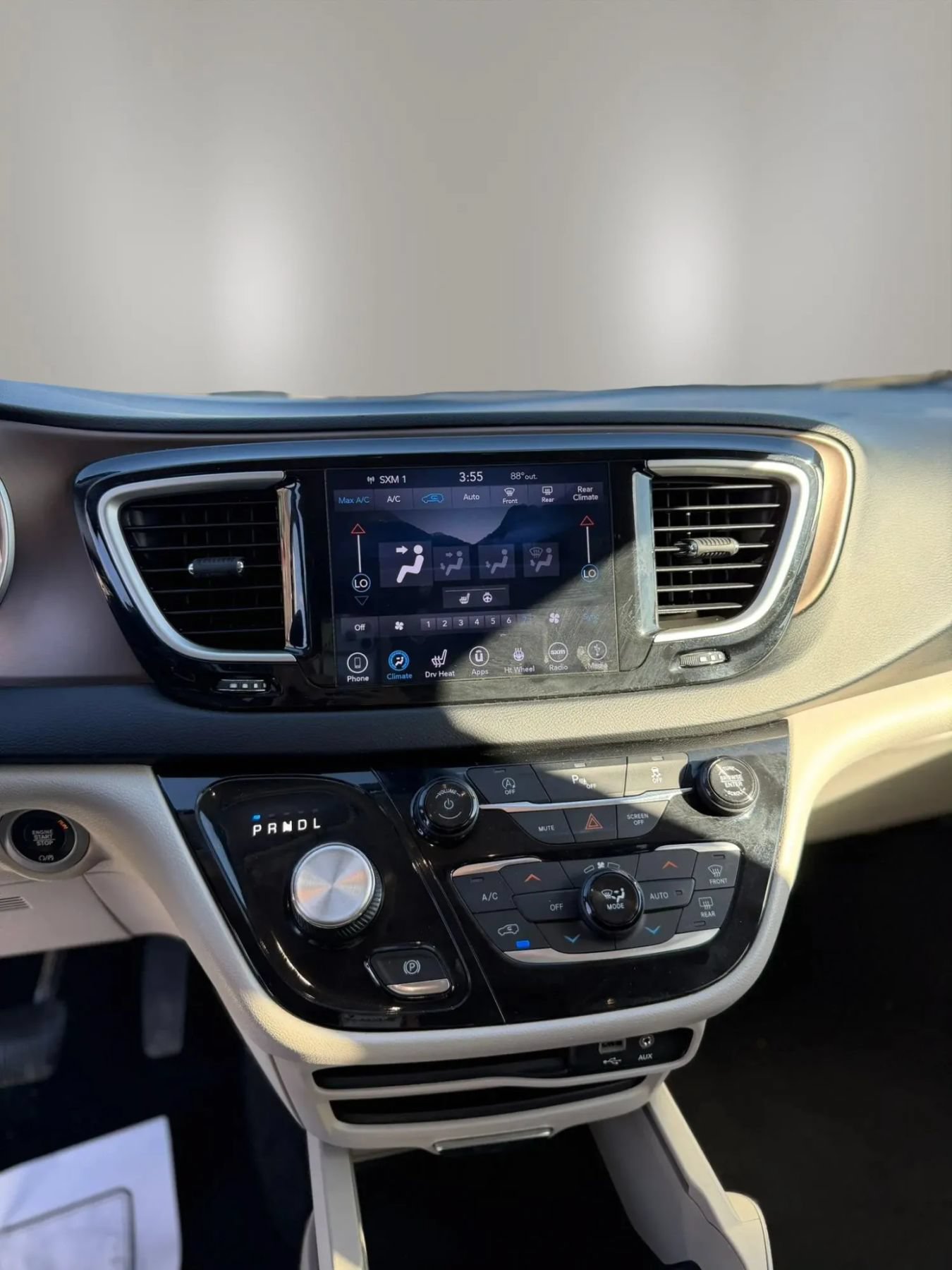 Used 2019 Chrysler Pacifica Touring-L FWD image 15
