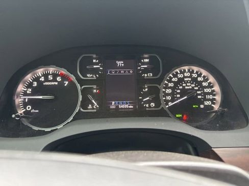 Used 2019 Toyota Tundra Limited w/ Limited Premium Package image 9