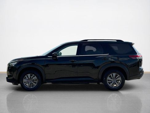 Used 2025 Nissan Pathfinder SV FWD image 4