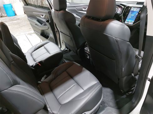 Used 2023 Subaru Ascent Limited image 11