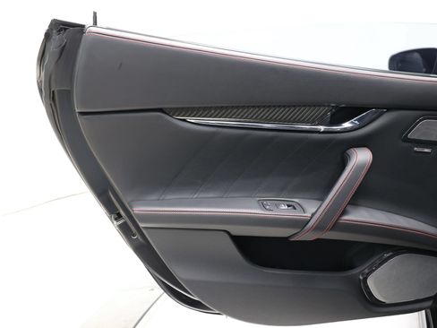 Used 2022 Maserati Quattroporte Trofeo RWD image 48