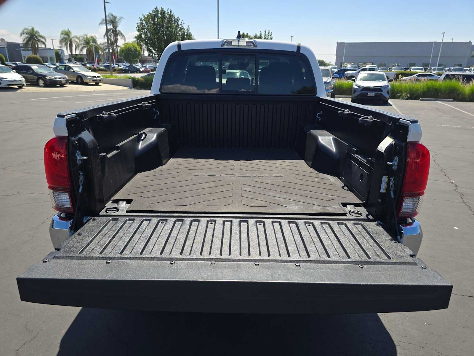 Certified 2022 Toyota Tacoma SR5 w/ SR5 Appearance Package (SM) RWD image 14