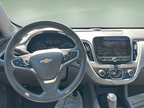 Used 2019 Chevrolet Malibu LS FWD image 15