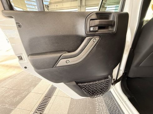 Certified 2018 Jeep Wrangler Unlimited Sport S image 32