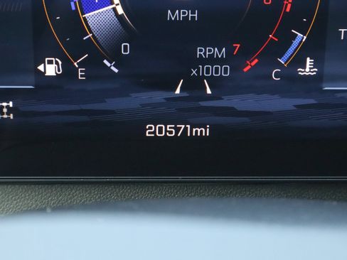 Used 2026 Chevrolet Traverse LT AWD/4WD image 32