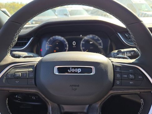 New 2025 Jeep Grand Cherokee L Limited image 29