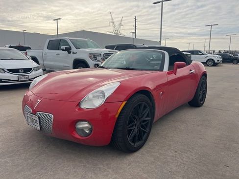Used 2006 Pontiac Solstice Convertible w/ Premium Package image 2